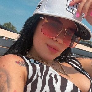 Meet your Posher, Carolina